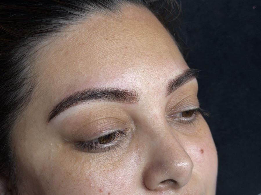 Micropigmentación de cejas — resultado real